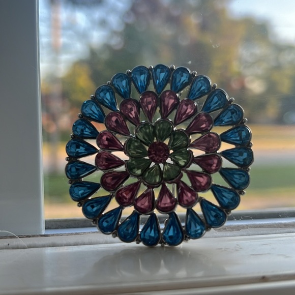VTG Floral Crystal Brooch in Pastel Pink, Blue & Green - Picture 2 of 12